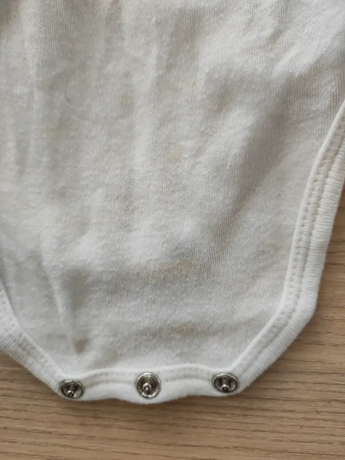 Lot 8 bodys 1 mois satisfaisant - photo numéro 11