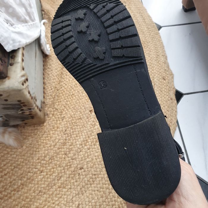 Bottine noire perle et clou - photo numéro 3