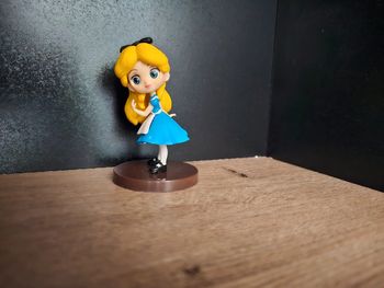 Figurine disney alice au pays des merveilles