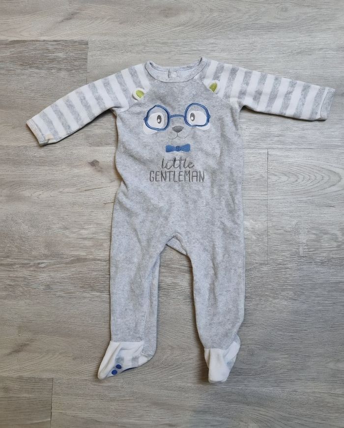 ​Pyjama/Grenouillère Gemo Bébé "Little Gentleman" Gris Rayé 12 Mois Tres Bonne Etat