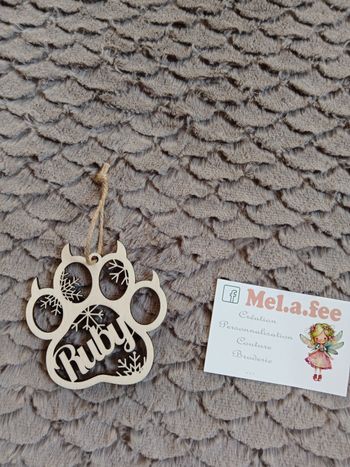 Boule de Noël en bois personnalisé