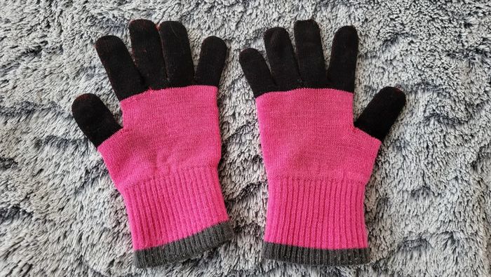 Paire de gants bicolores rose et noir 5-8 ans environ - photo numéro 2