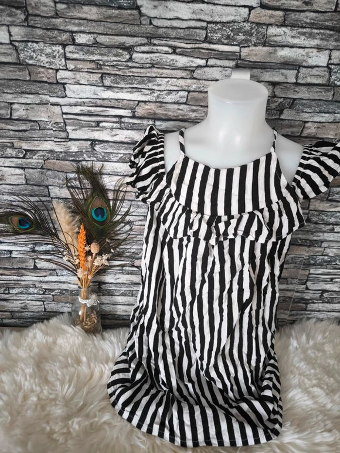 🤍 Jolie robe à rayures noires et blanches Dopodopo en 8 ans 🤍