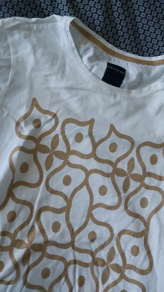 Tee shirt