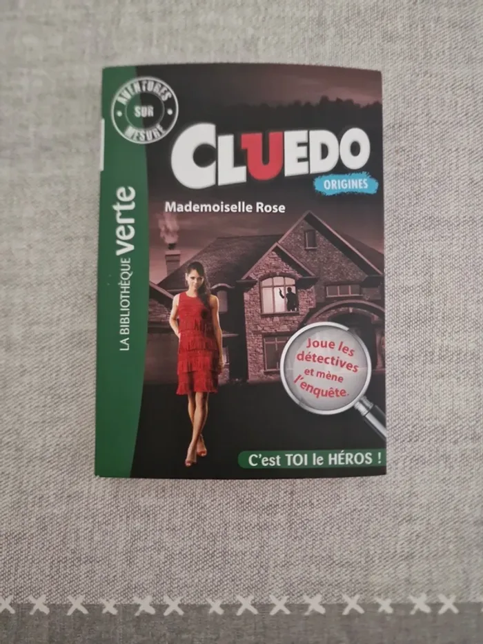 Livre bibliothèque verte cluedo Mademoiselle Rose