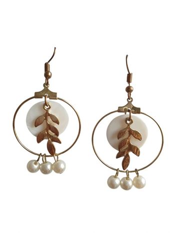 Boucles d'oreilles blanches dorées perles vintage