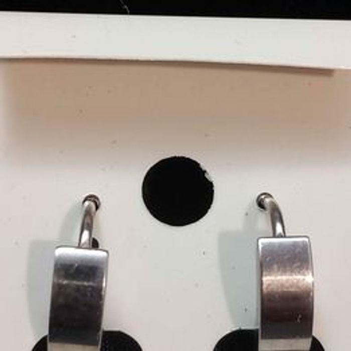 Boucles d'oreilles rondes avec araignées - photo numéro 2