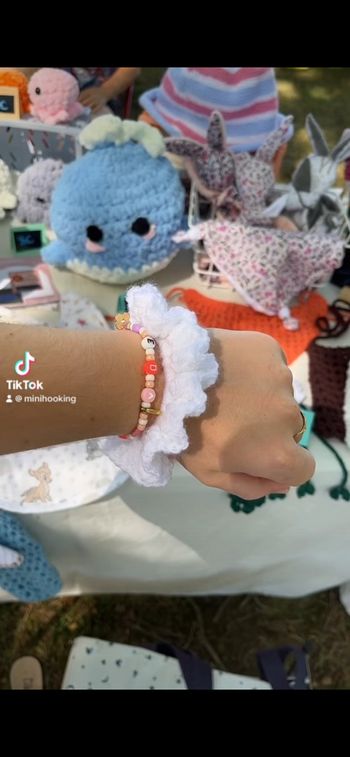 Chouchou blanc fait main en crochet <3