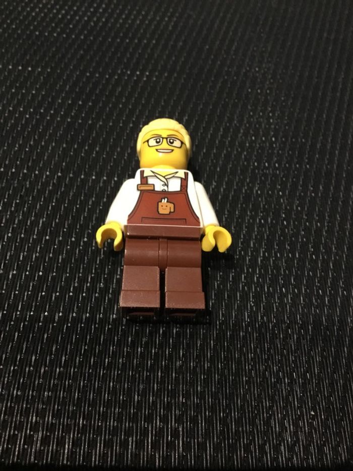 Lego mini figurine trn249 serveuse wagon restaurant du train 60197 minifigure officiel - photo numéro 2