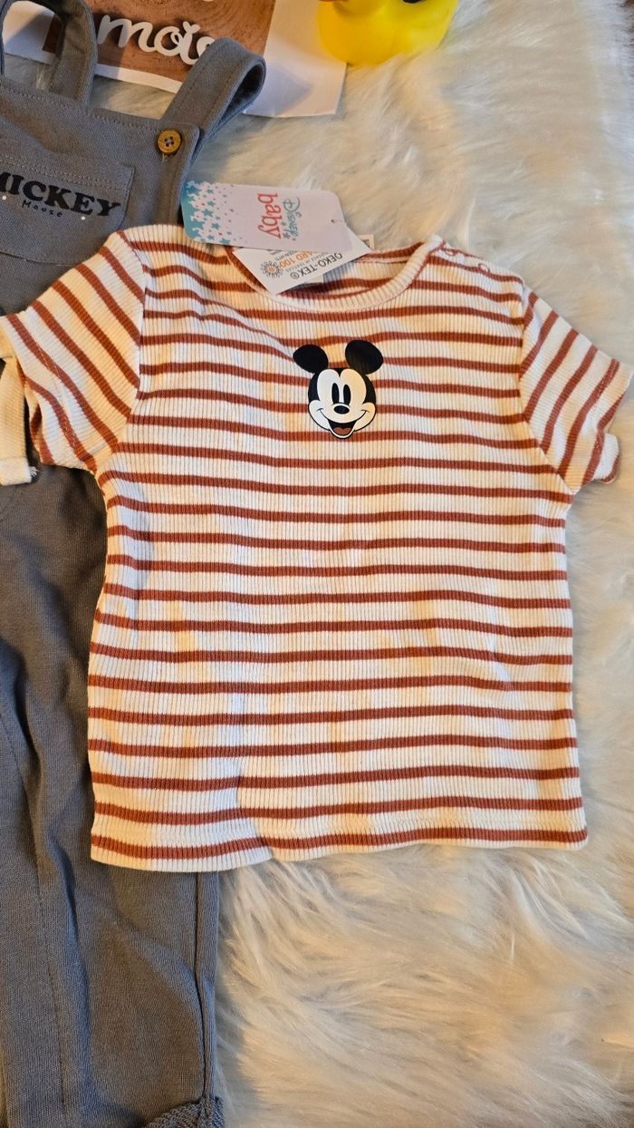 NEUF (non portés)🏷💙 🤩😍SUPERBE ensemble mickey : salopette et teeshirt mc 12 mois garçon💙 - photo numéro 3