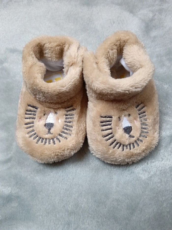 Chausson bebe 3-6mois neuf