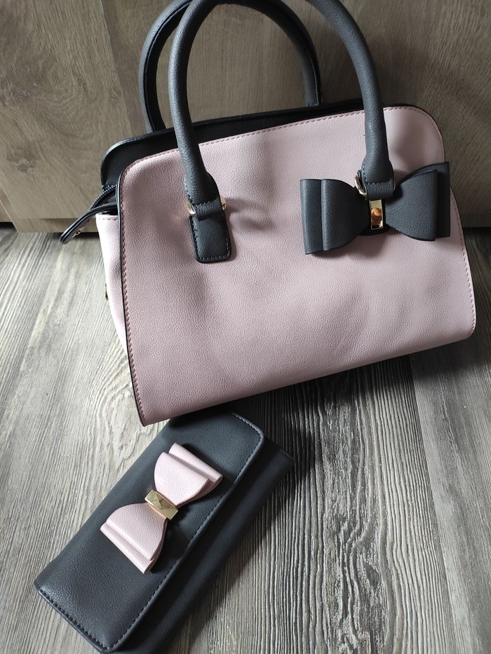 Ensemble sac à main et portefeuille neufs rose et gris foncé