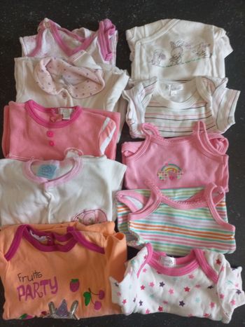 Lot pyjamas fins et bodies mc 3 mois