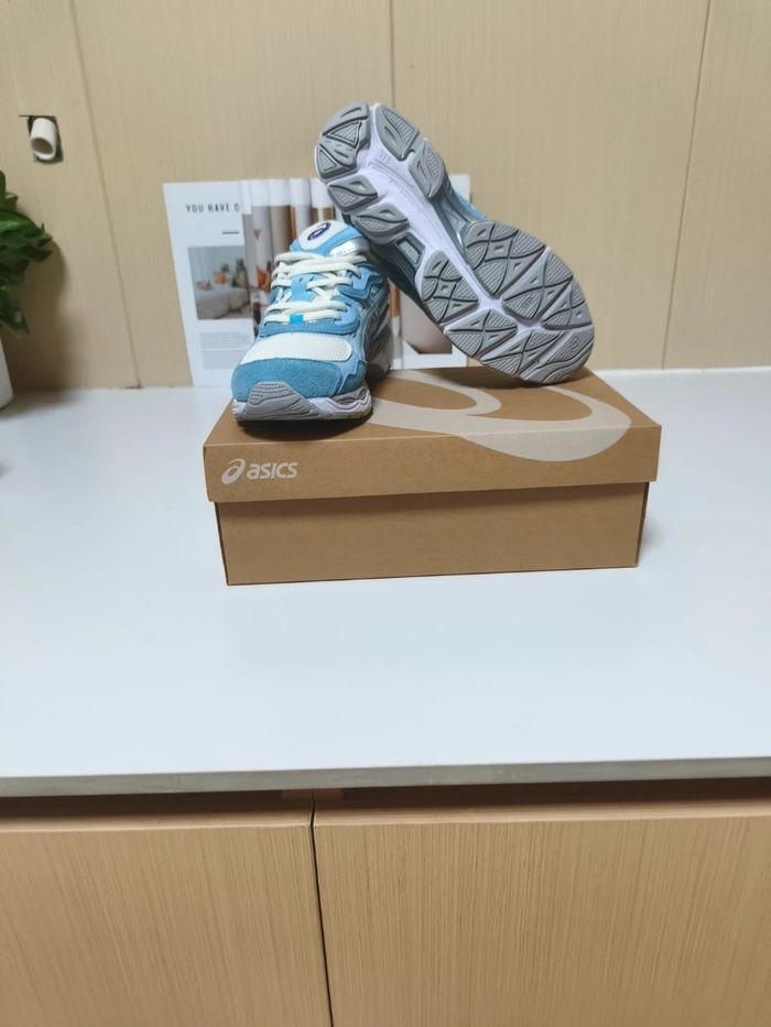 Originais ASICS Gel-NYC Cream Arctic Sky Taille 42 - photo numéro 4