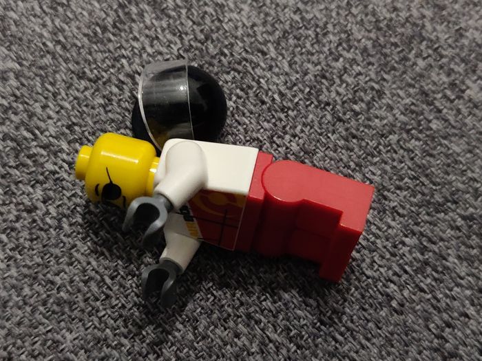 Minifig Lego pilote Air borne - Très bon état - Vrai Lego - photo numéro 6