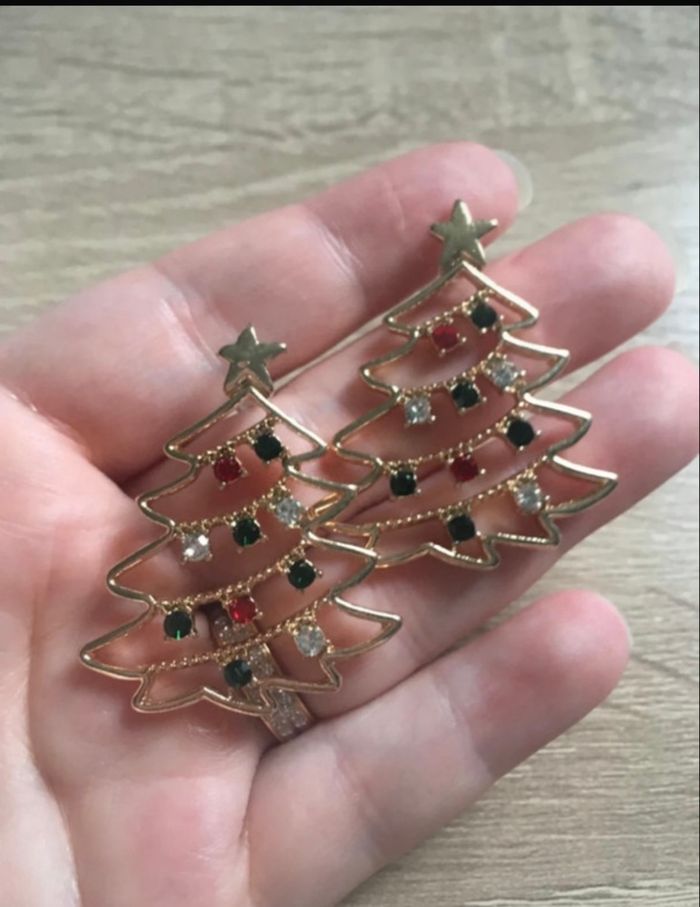 Boucles d’oreilles NEUVES pour femme forme sapin de Noël 🎄 couleur doré - photo numéro 3