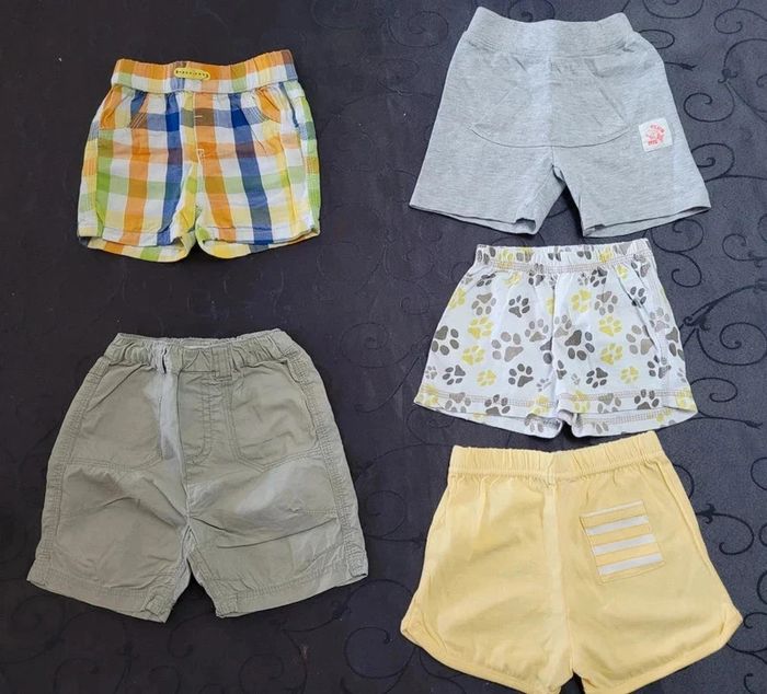 5 shorts 6/9 Mois