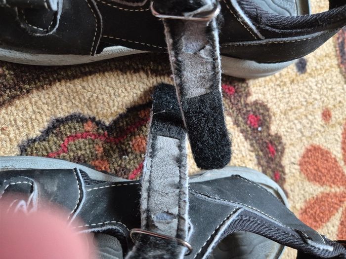 Nus pieds garçon - photo numéro 4