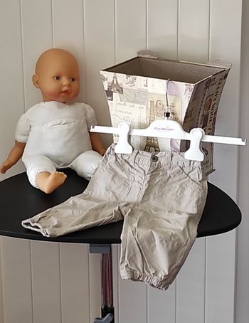 Beau pantalon bébé fille 9 mois – beige, très bon état