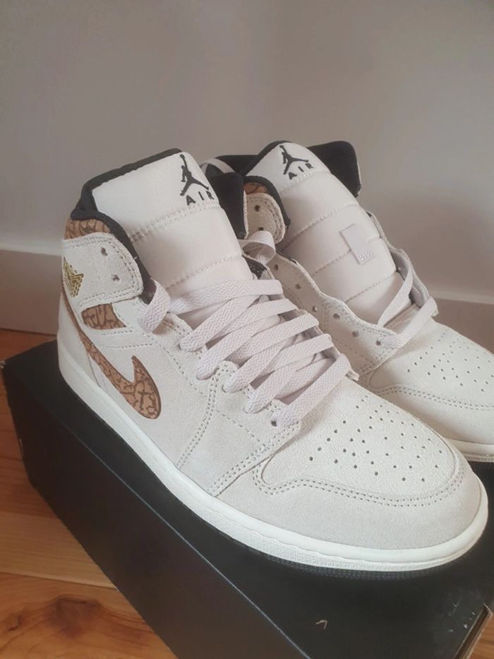 Nike Air Jordan 1 (40.5) - photo numéro 3