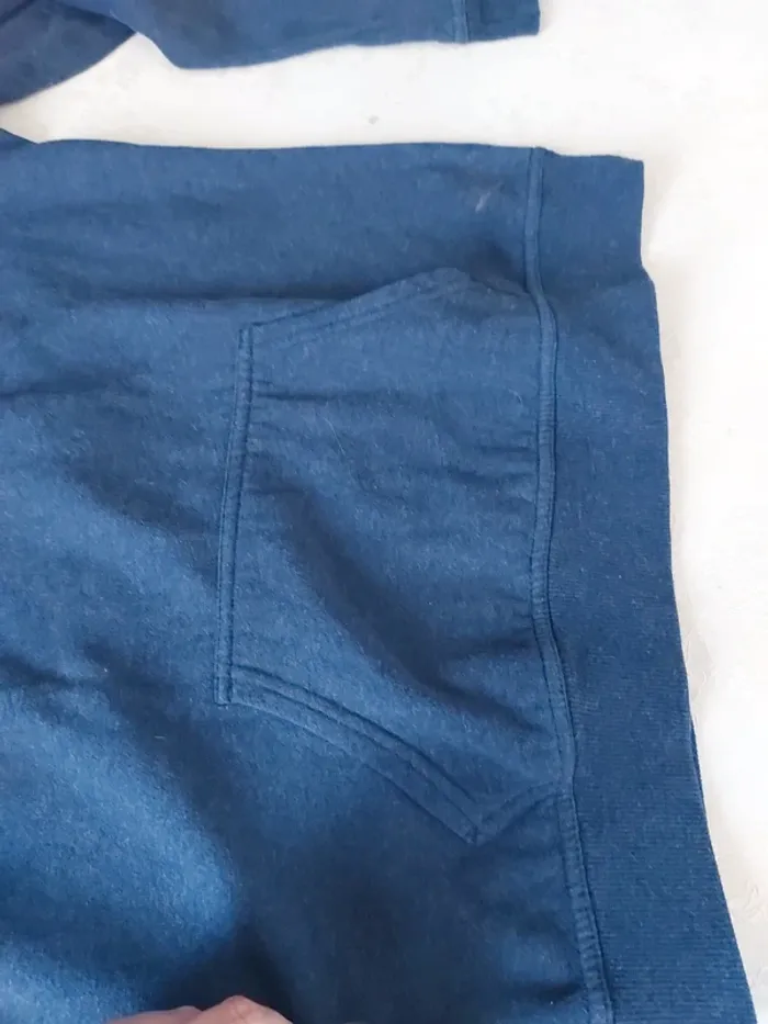 Sweat-shirt à capuche bleu - photo numéro 3