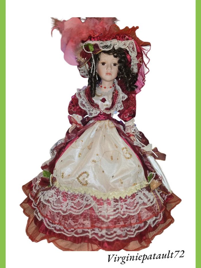 Magnifique poupée de porcelaine collection 56 cm
