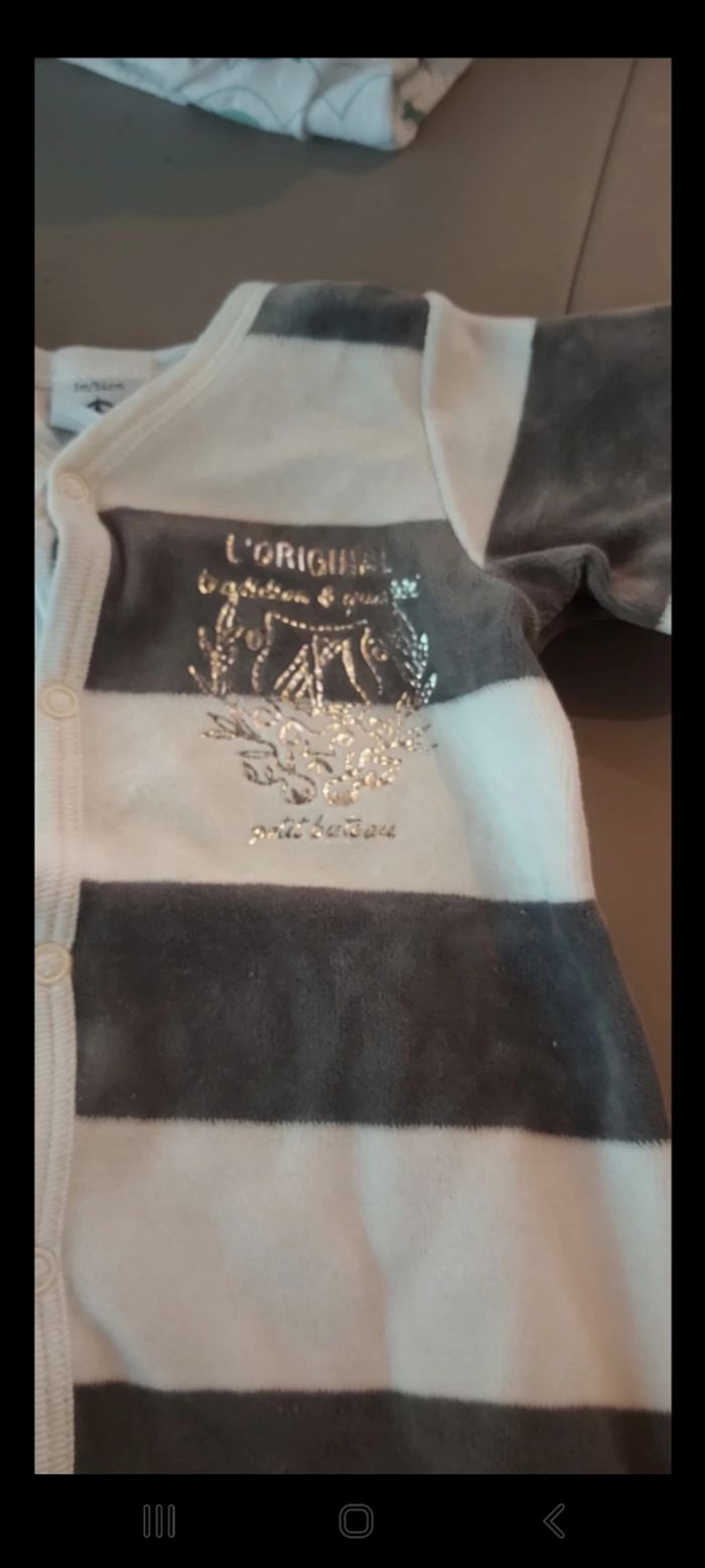 Pyjama 1 mois - photo numéro 3