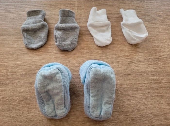 Lot bonnets, moufles et chaussons garçon naissance - photo numéro 5