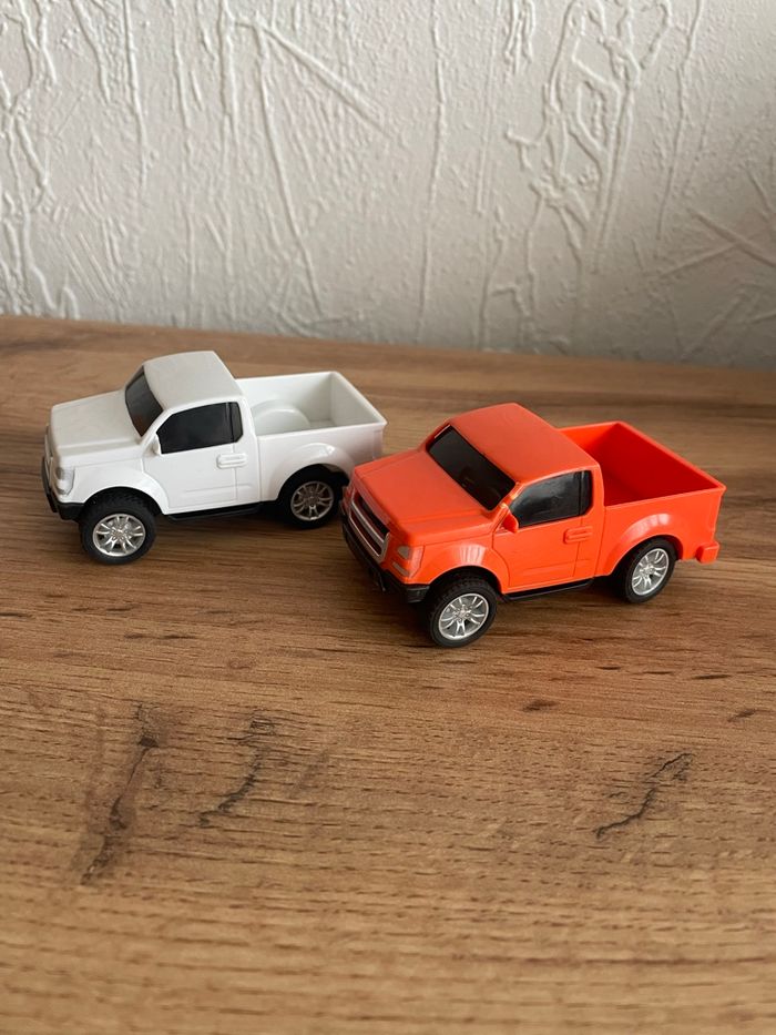 Lot de 2 petites voitures blanche & orange