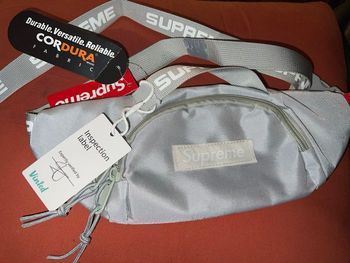 Sacoche banane Suprême authentique édition limitée collector rare