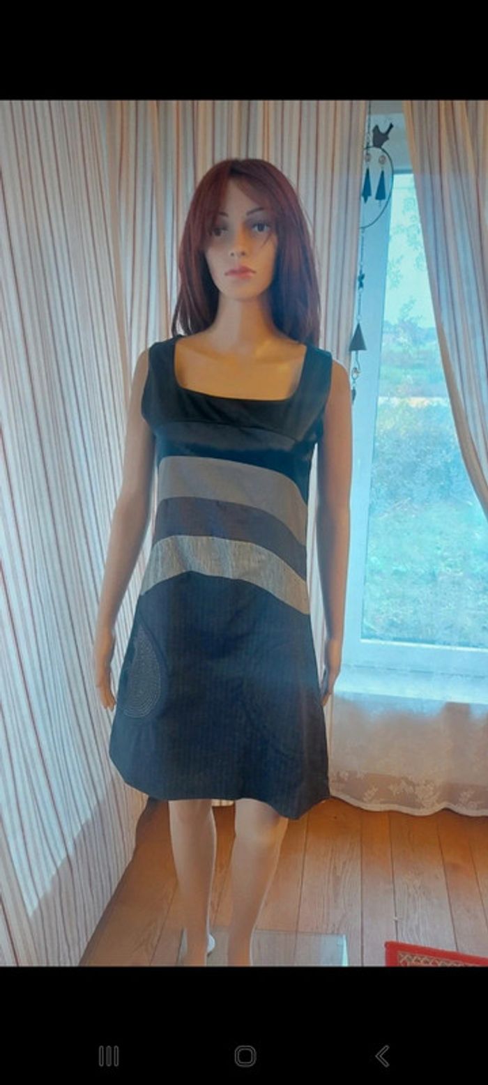 Jolie Robe grise Desigual t 38