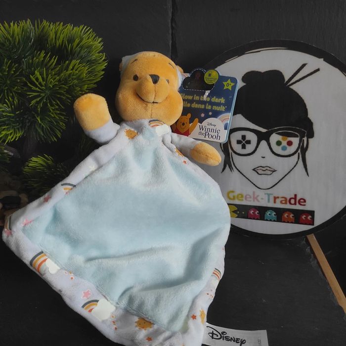 Winnie l'ourson Disney nicotoy doudou Bleu Bonnet Soleil Étoile Phosphorescent