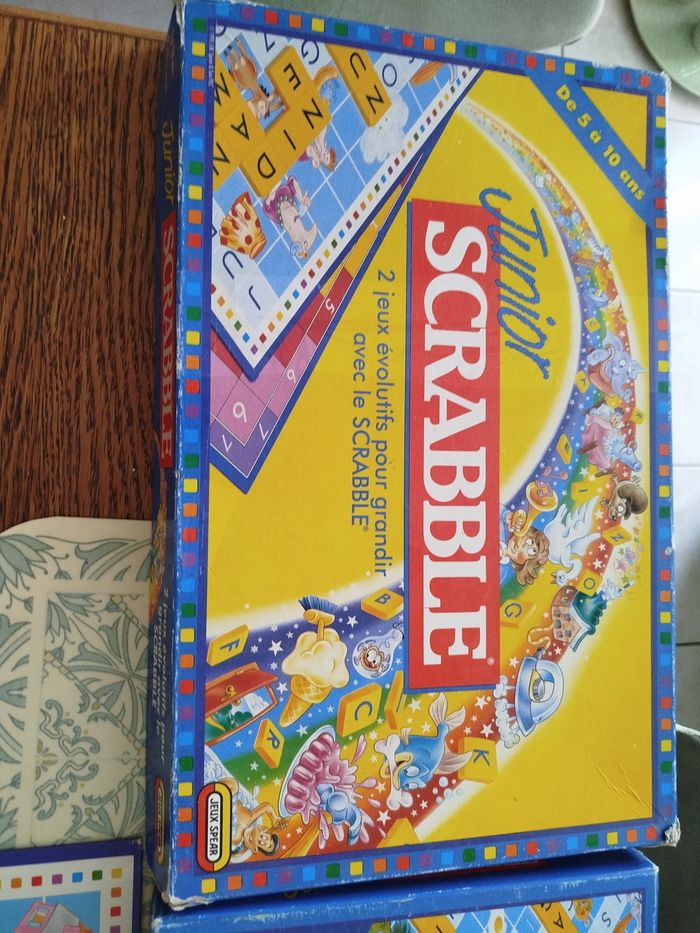Scrabble junior 2 jeux pour évoluer