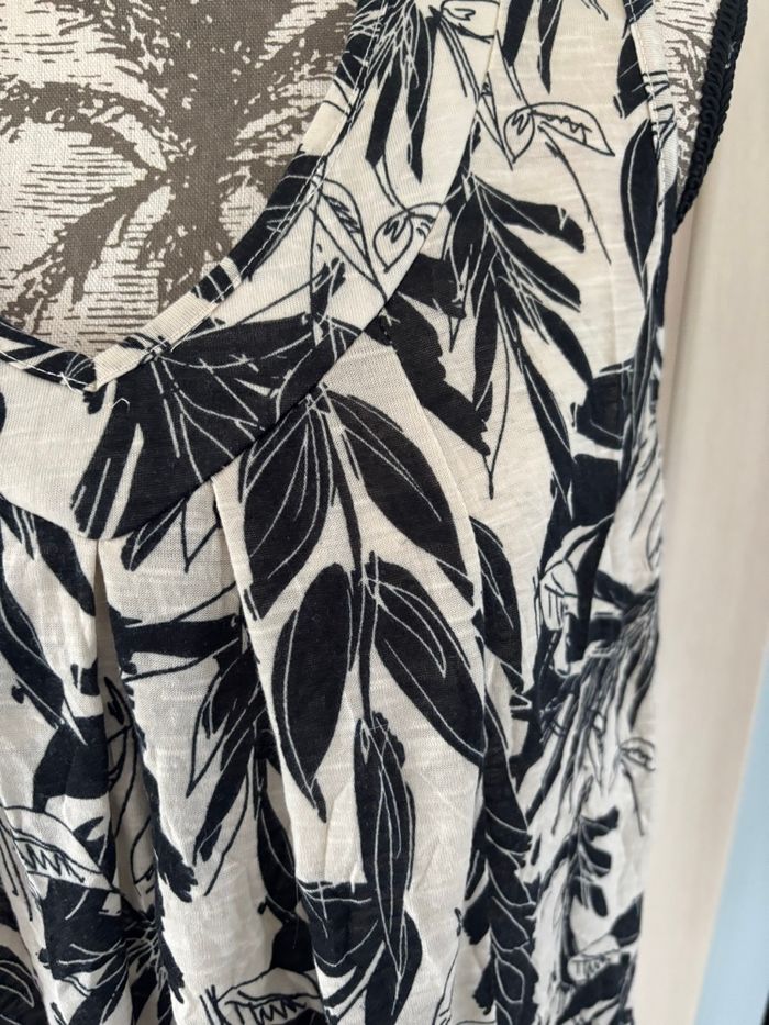 Jolie tunique noir et crème plus taille 4 - photo numéro 3