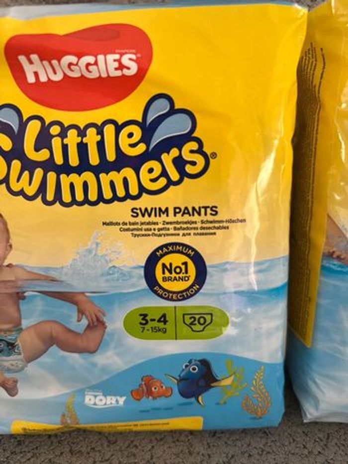 Lot de 38 couches culottes de bain/plage/piscine/mer Huggies - photo numéro 2