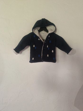 Blouson molletonné T6 mois en très bon état