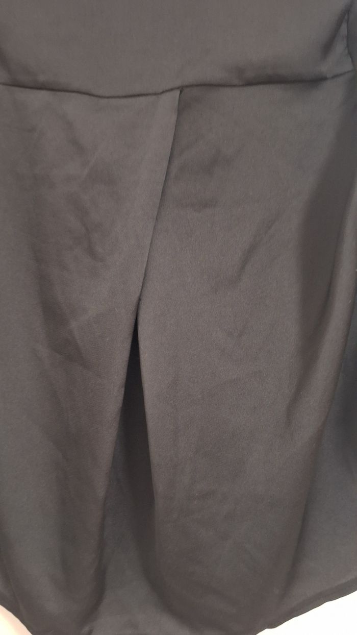 Blouse noire Rue des Abesses– Élégance minimaliste & coupe fluide - photo numéro 6