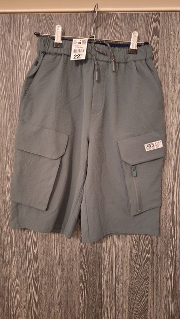 Bermuda Cargo vert kaki