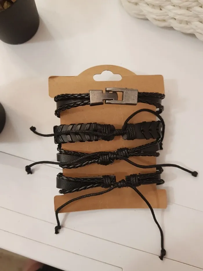 Lot Bracelets en cuir - photo numéro 3