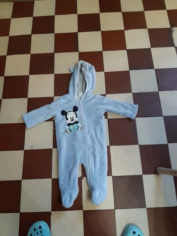 Combinaison 6mois Disney