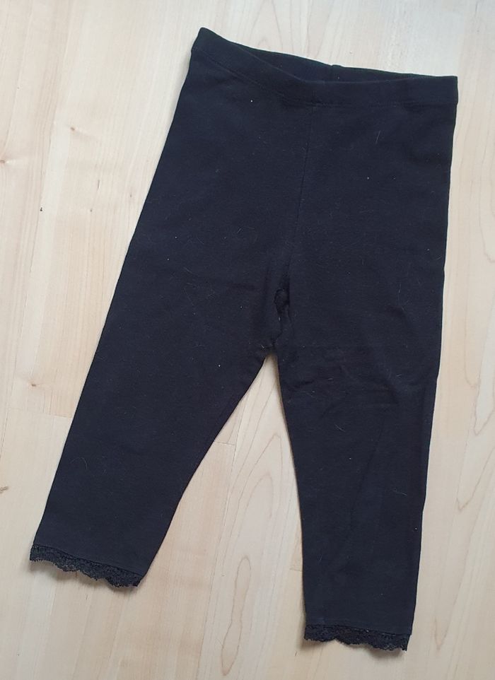 Legging 3/4 noir avec finition dentelle niveau bas-jambes (4 ans) / Gémo
