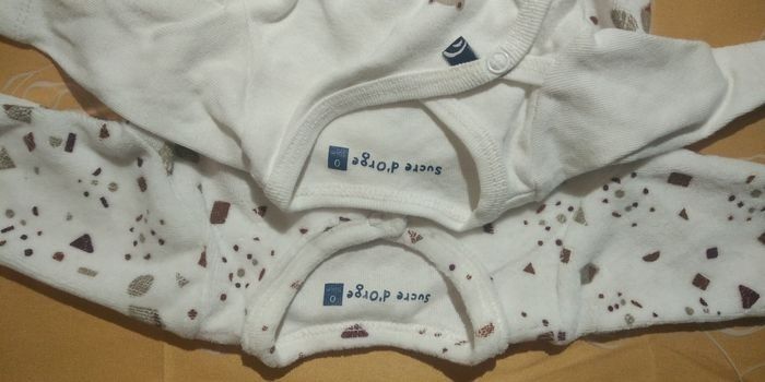 Lot 2Pyjamas + body naissance - photo numéro 4