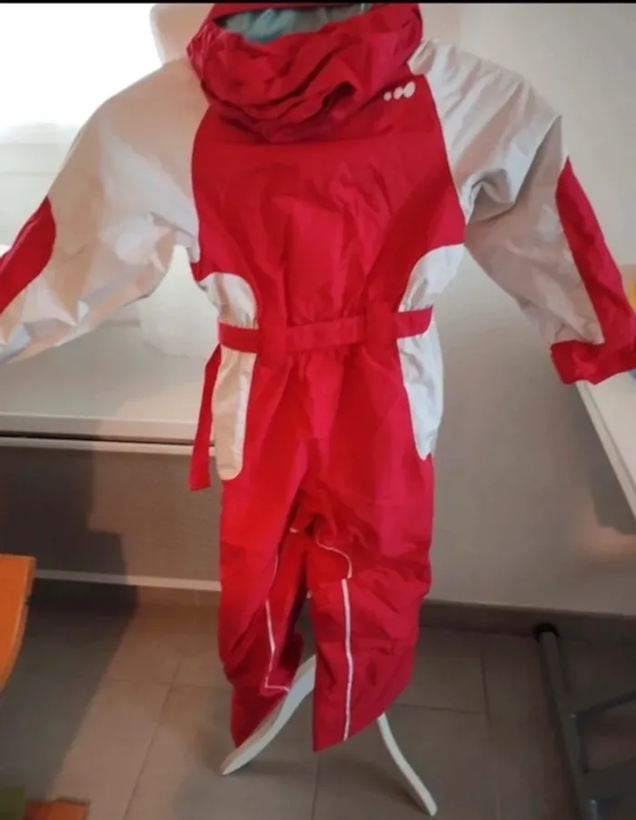 Combinaison de ski Decathlon en très bon état taille 4 ans bien chaude avec capuche fille garçons - photo numéro 8
