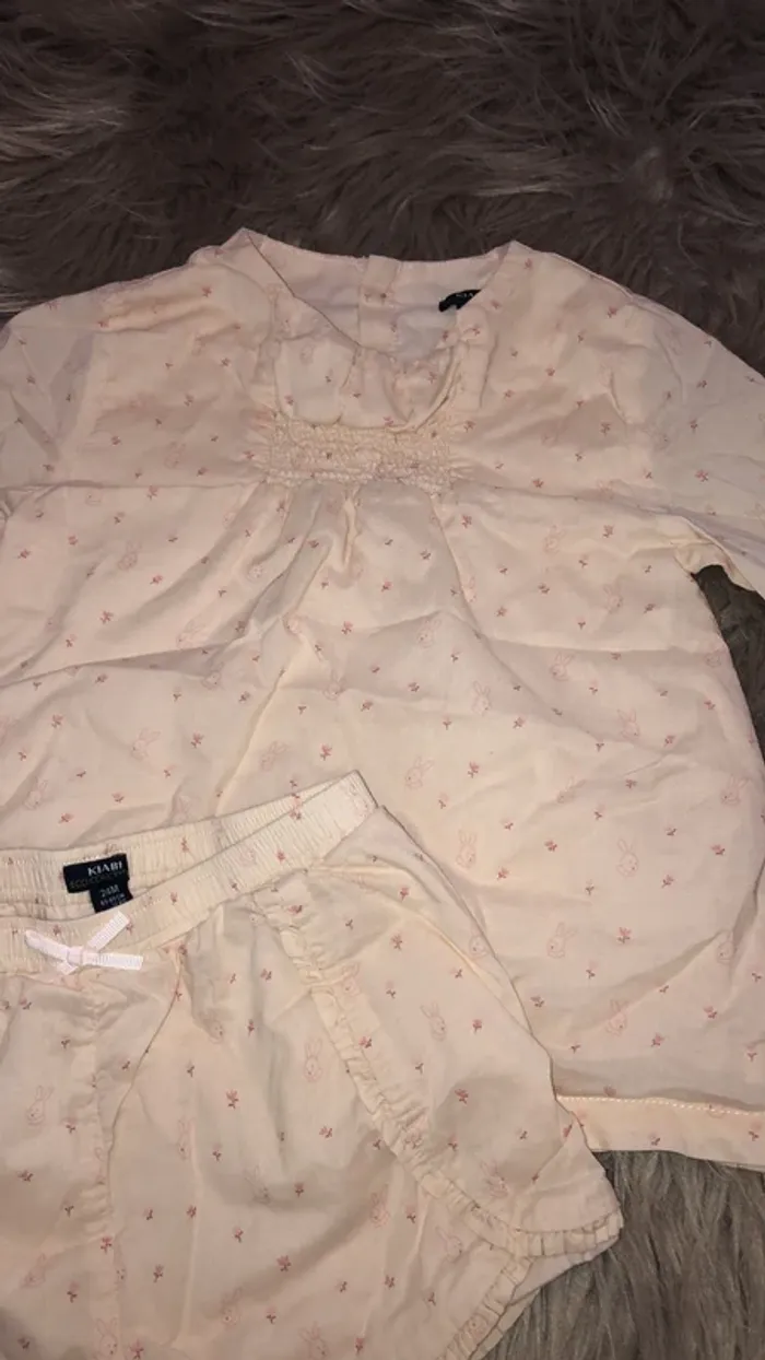 Ensemble kiabi avec blouse et short mi saison 24 mois - photo numéro 2