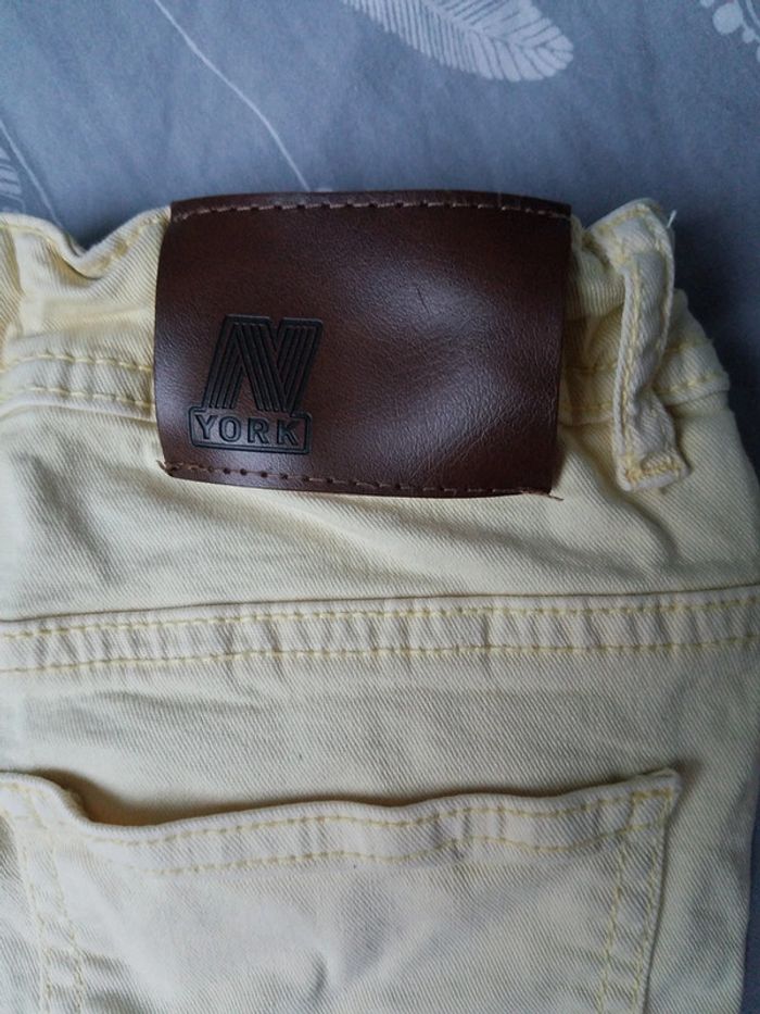 Short jaune clair - photo numéro 5