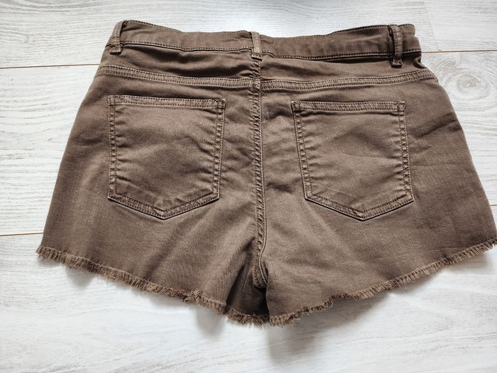 Short kaki taille 38 - photo numéro 2