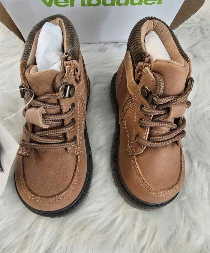 NEUVES (non portées) 🏷😍🤩superbes bottines cuir bébé garçon pointure 21💙💙(ferme) - photo numéro 2