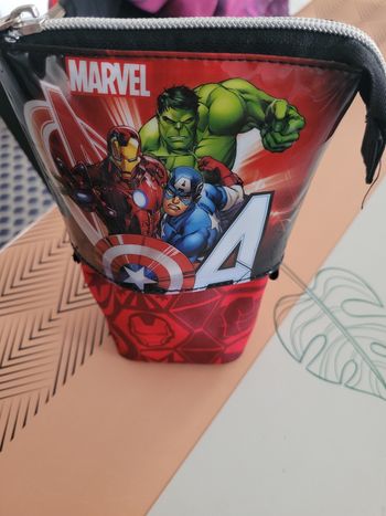 trousse marvel transformable en pot  (5e)