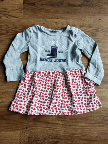 Robe fille grise avec coeurs