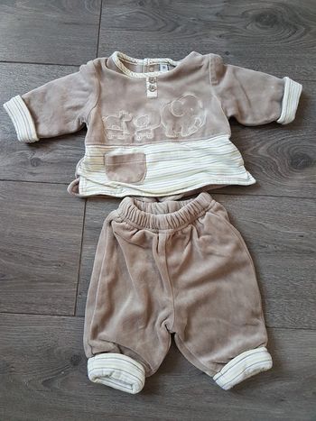 ensemble pantalon et haut 1 mois